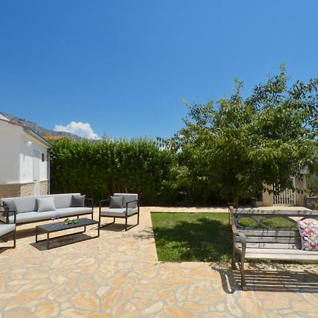 Holiday Home Nevera Kaštela Екстериор снимка