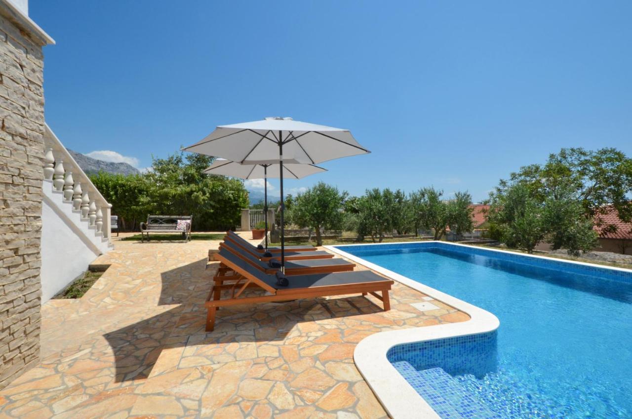 Holiday Home Nevera Kaštela Екстериор снимка
