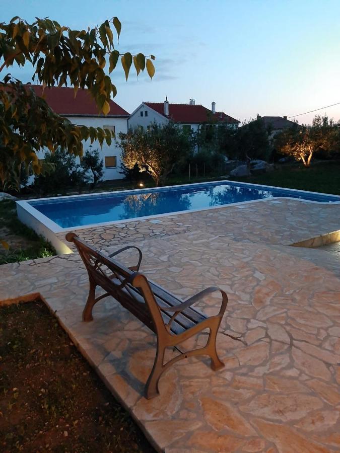 Holiday Home Nevera Kaštela Екстериор снимка