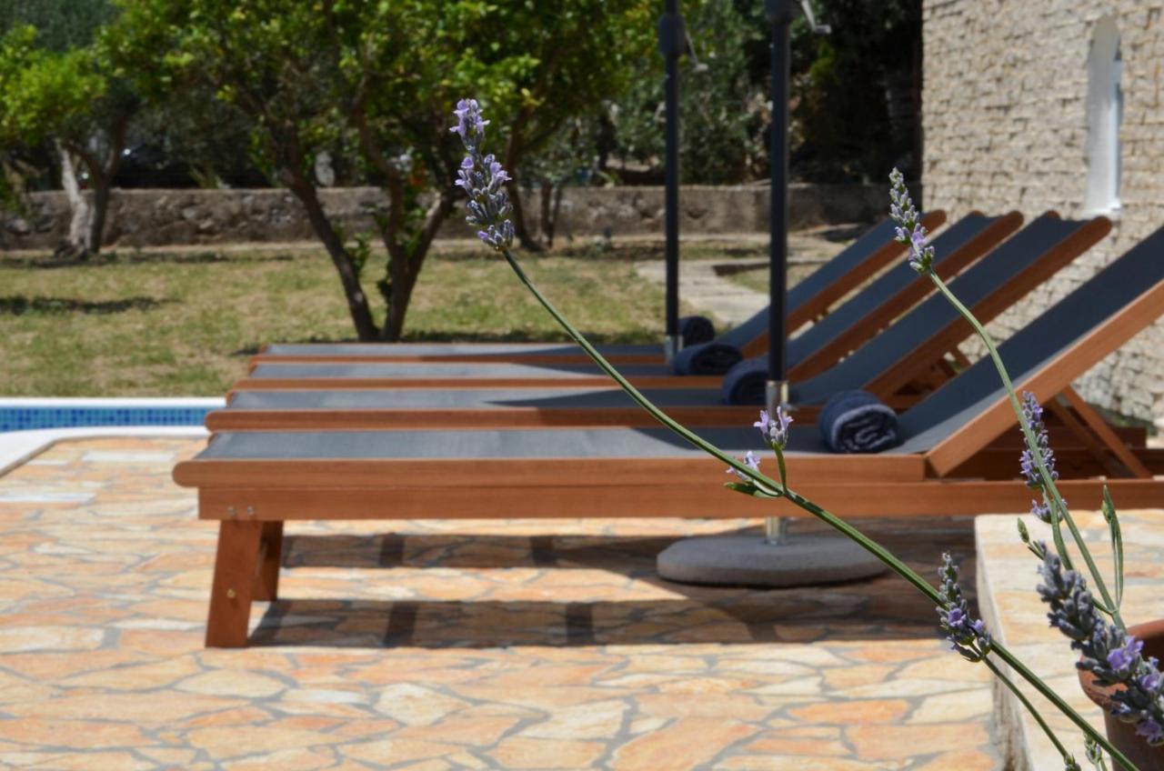 Holiday Home Nevera Kaštela Екстериор снимка