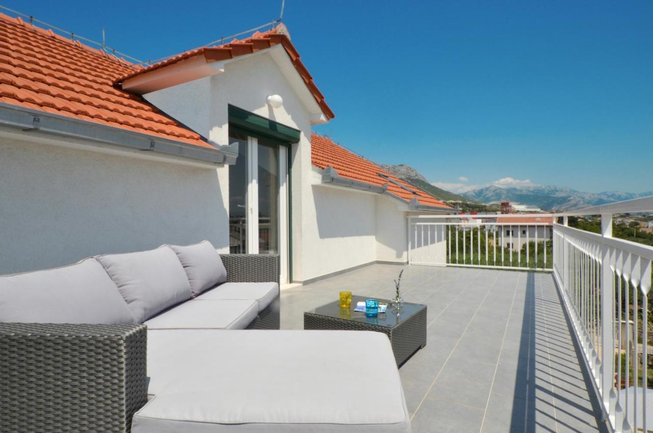 Holiday Home Nevera Kaštela Екстериор снимка