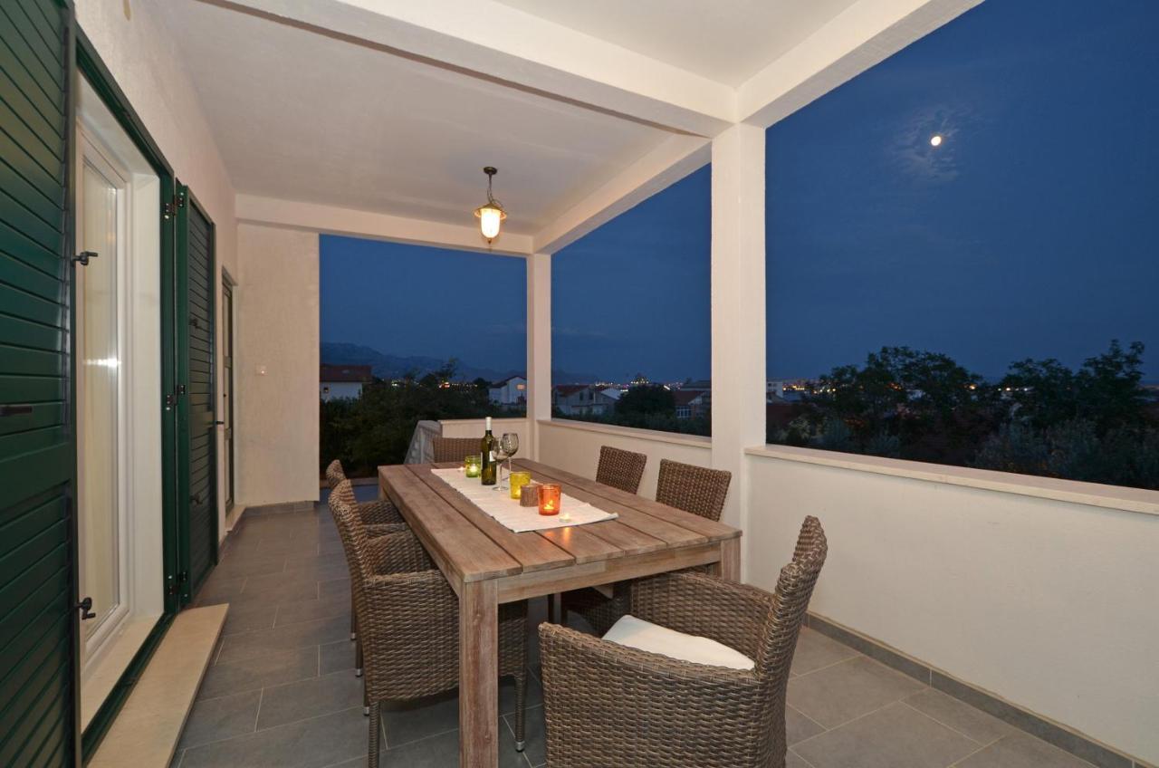 Holiday Home Nevera Kaštela Екстериор снимка